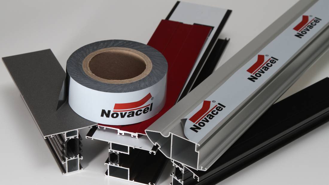 Protects up to 4 sides of profiles simultaneously.